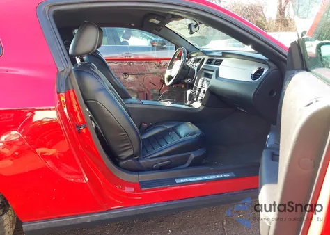 2012 Ford Mustang V6 Premium z USA, uszkodzony, nr VIN 1ZVBP8AM3C5211170